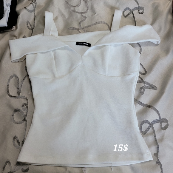 Tops 15 $ each - Picture 6 of 11